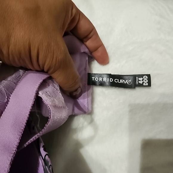 EUC Torrid Criss Cross Strap Wirefree Bra - Picture 4 of 4